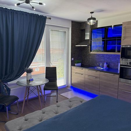 Apartment Iron Cube プラハ エクステリア 写真